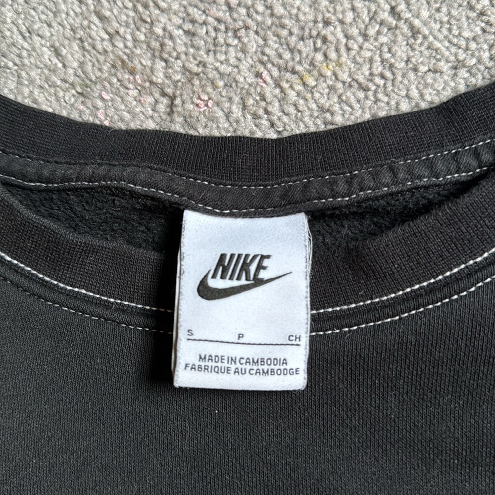 Nike Crewneck Sweatshirt - Picture 3 of 8
